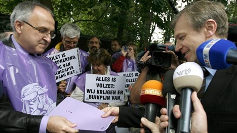 Bezoek Waalse, Brusselse en Vlaamse ouders aan formateur Leterme voor inrit Hertoginnedal